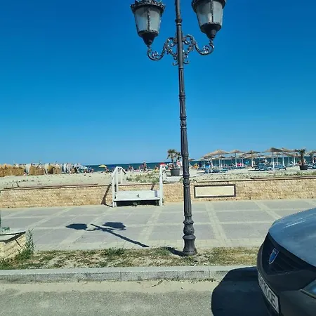 Bya Mamaia Nord Apartment